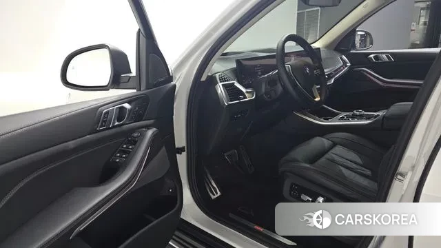 BMW X5 (G05) 2023 Белый из Кореи, фото 2