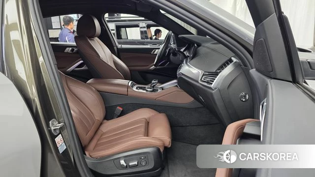 BMW X6 (G06) 2022 Серебристо-серый из Кореи, фото 2