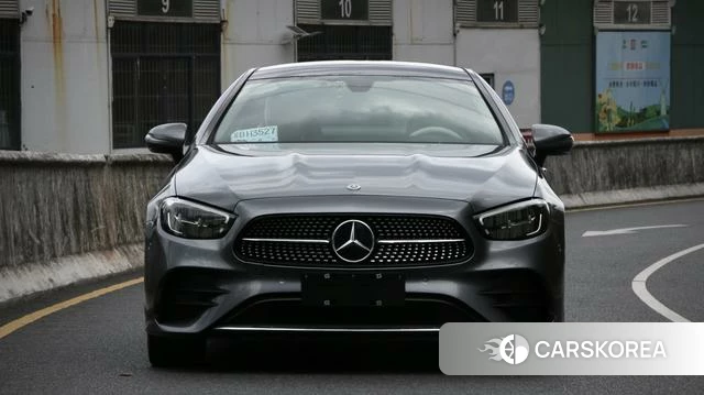 Mercedes-Benz E-class (imported) 2021 Темно-серый из Китая, фото 2