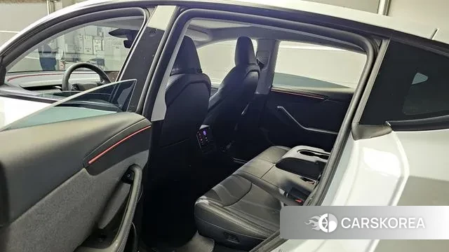 Tesla Model Y 2025 Белый из Кореи, фото 2