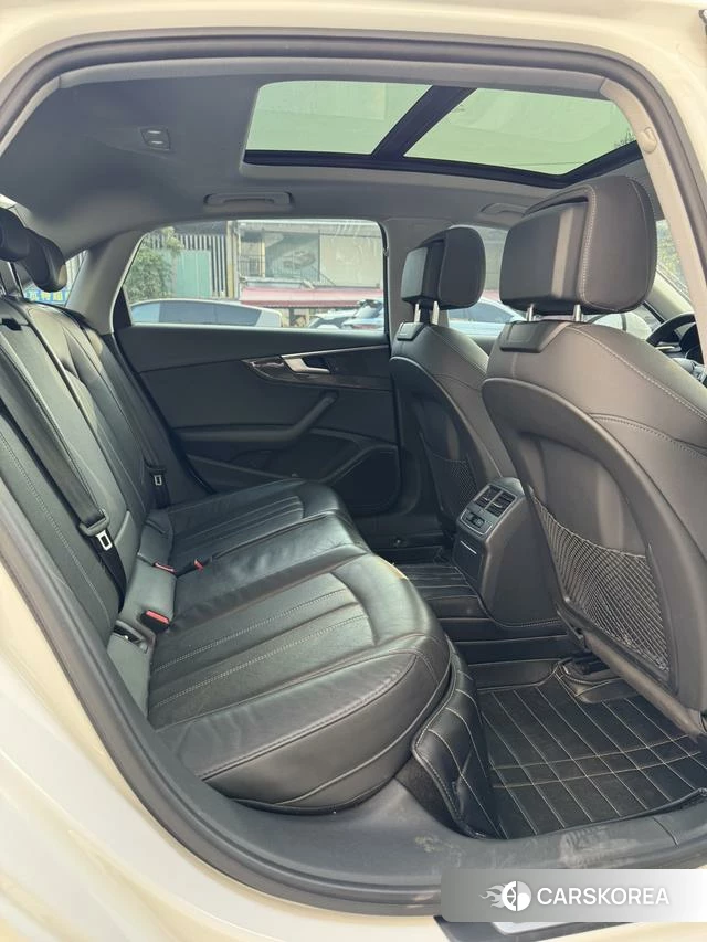 Audi A4L 2021 Белый из Китая, фото 2