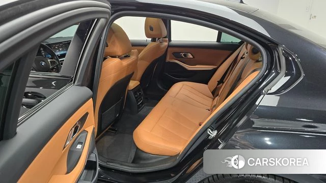 BMW 3 Series (G20) 2023 Черный из Кореи, фото 2