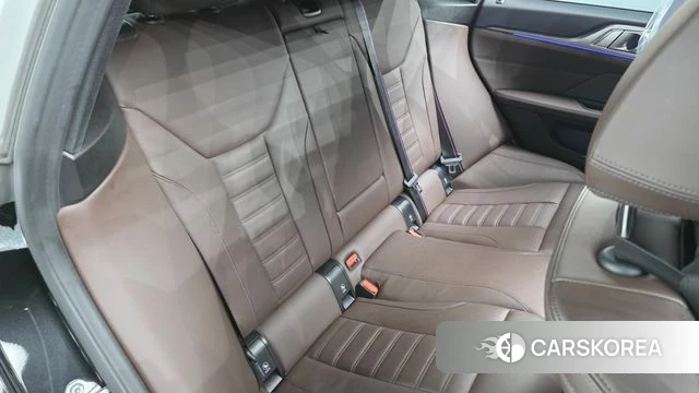 BMW 4 Series (G22) 2021 Черный из Кореи, фото 2