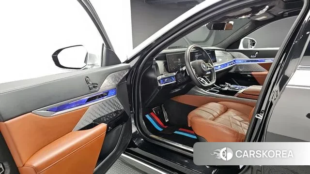 BMW i7 (G70) 2024 Черный из Кореи, фото 2