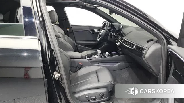 Audi A4 (B9) 2021 Черный из Кореи, фото 2