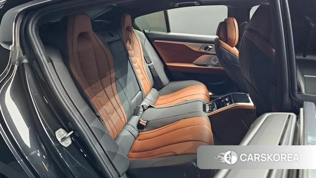 BMW 8 Series (G15) 2022 Черный из Кореи, фото 2