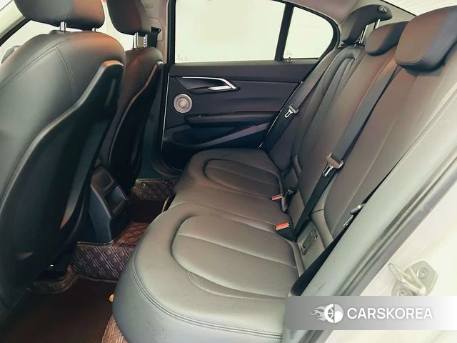 BMW 1 series 2023 Белый из Китая, фото 2