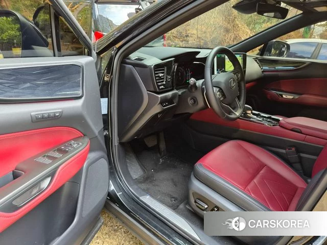 Lexus NX350h Second generation 2024 Черный из Кореи, фото 2