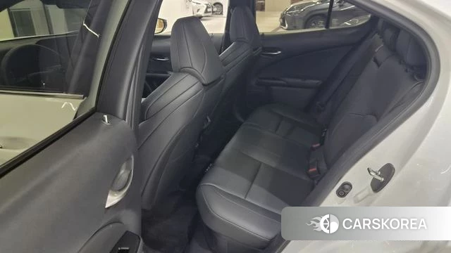 Lexus UX300h 2025 Белый из Кореи, фото 2