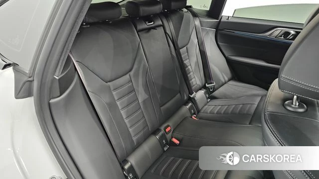 BMW i4 2022 Белый из Кореи, фото 2