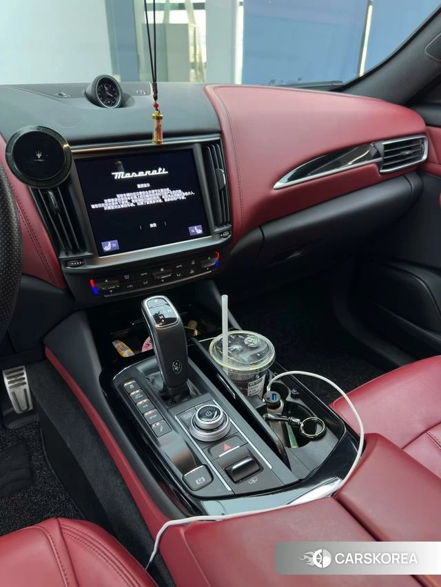 Maserati Levante 2022 Белый из Китая, фото 2
