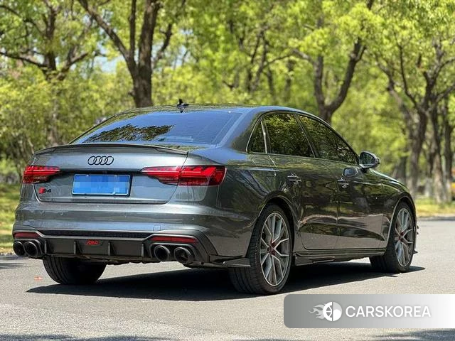 Audi S4 2022 Темно-серый из Китая, фото 2