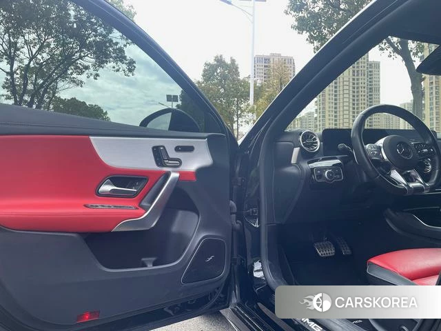 Mercedes-Benz Class A AMG (imported) 2023 Черный из Китая, фото 2