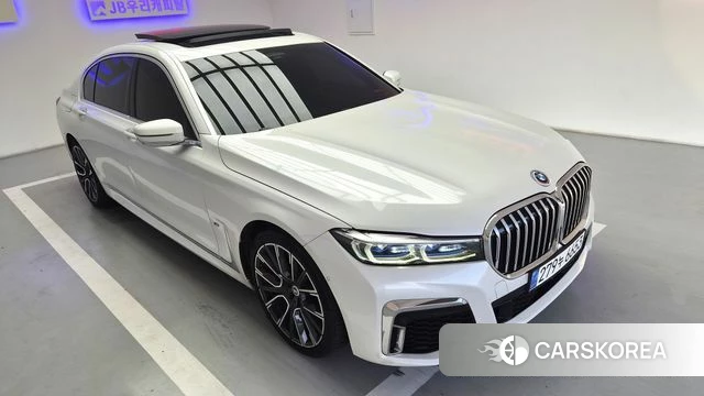 BMW 7 Series (G11) 2020 Жемчужный цвет из Кореи, фото 2
