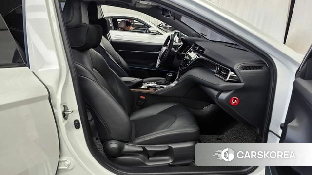 Toyota Camry (XV70) 2019 Белый из Кореи, фото 2