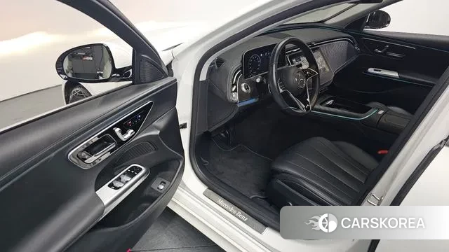 Mercedes-Benz E-Class W214 2024 Белый из Кореи, фото 2