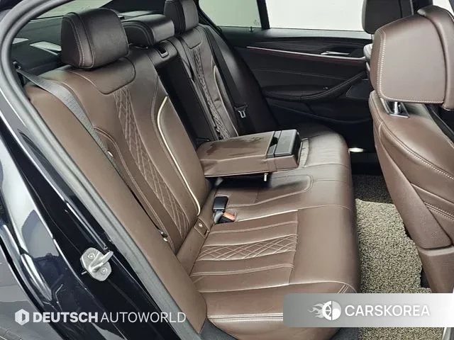 BMW 5 Series (G30) 2020 Черный двухцветный из Кореи, фото 2