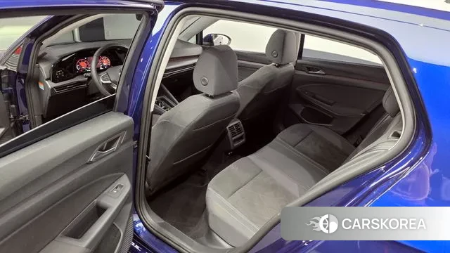 Volkswagen Golf 8th Generation 2022 Синий из Кореи, фото 2