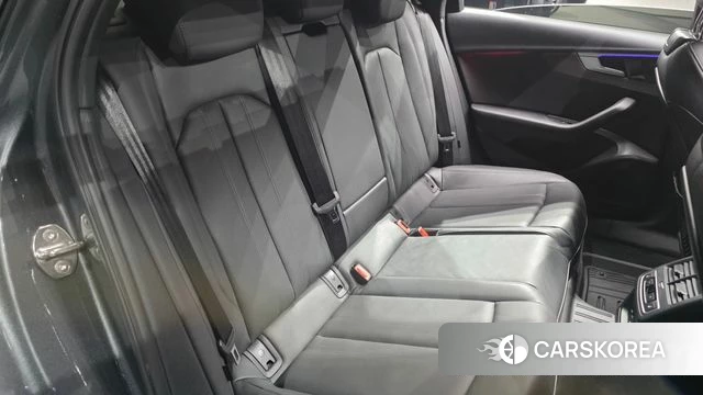 Audi A4 (B9) 2023 Серый из Кореи, фото 2