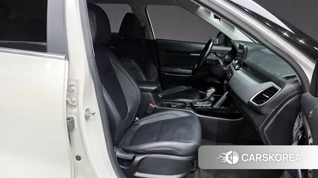 Kia Seltos 2022 Белый из Кореи, фото 2