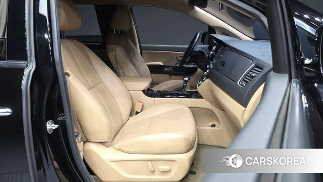 Kia The New Carnival 2019 Черный из Кореи, фото 2