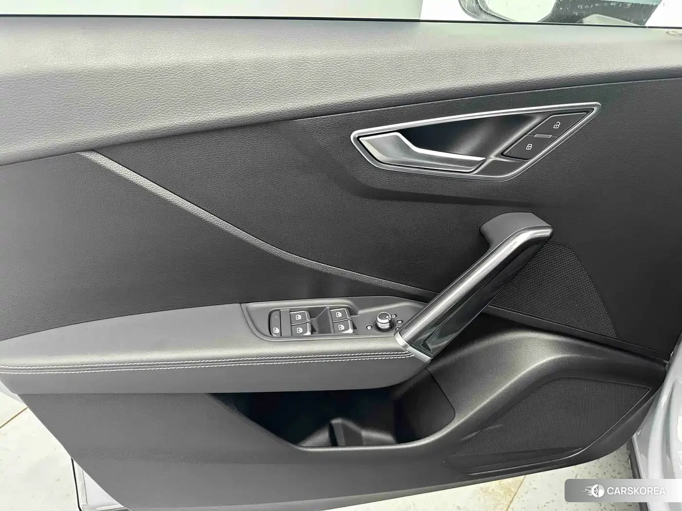 Audi Q2L 2022 Silver/gray из Китая, фото 2