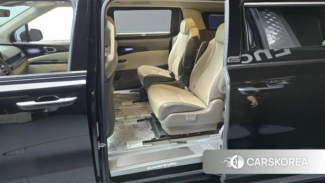 Kia Carnival 4th generation 2021 Черный из Кореи, фото 2