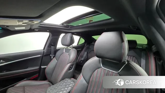 Genesis The New G70 2024 Черный из Кореи, фото 2