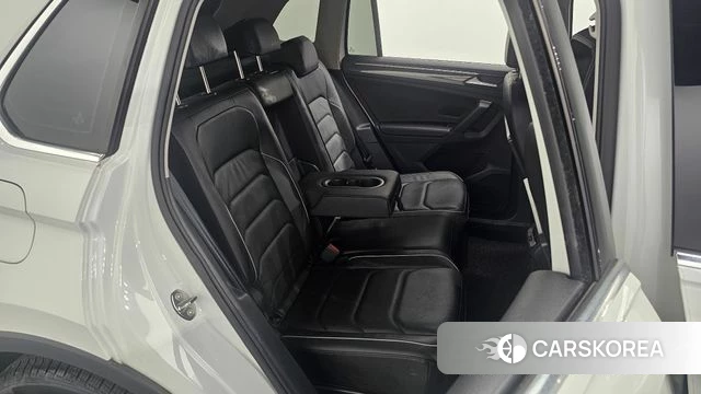Volkswagen Tiguan second Generation 2020 Белый из Кореи, фото 2