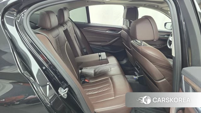 BMW 5 Series (G30) 2019 Черный из Кореи, фото 2