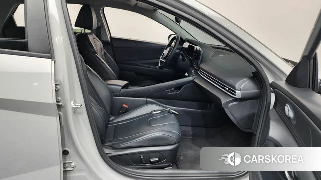 Hyundai The New Avante (CN7) 2024 Серебряный из Кореи, фото 2