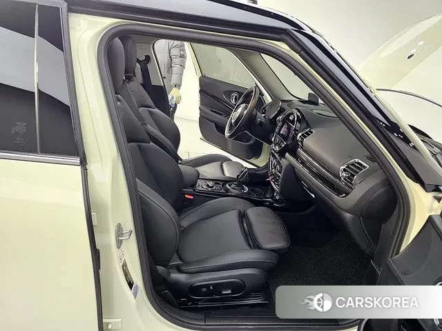 Mini Cooper Clubman 2020 Жемчужный цвет из Кореи, фото 2