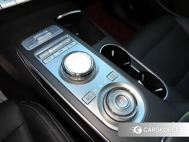 Genesis GV70 2021 Белый из Кореи, фото 2