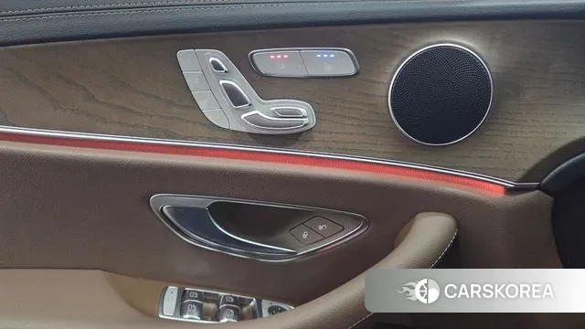 Mercedes-Benz E-Class W213 2022 Серый из Кореи, фото 2