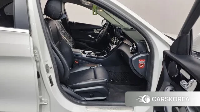 Mercedes-Benz C-Class W205 2019 Белый из Кореи, фото 2