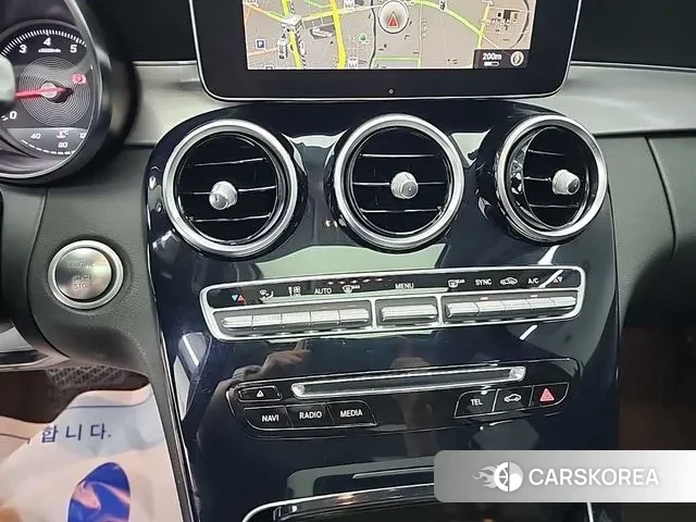 Mercedes-Benz C-Class W205 2018 Белый из Кореи, фото 2