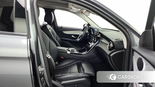 Mercedes-Benz GLC-Class X253 2018 Серебристо-серый из Кореи, фото 2