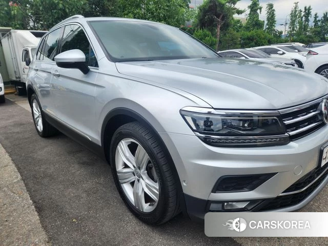 Volkswagen Tiguan second Generation 2020 Серебристо-серый из Кореи, фото 2