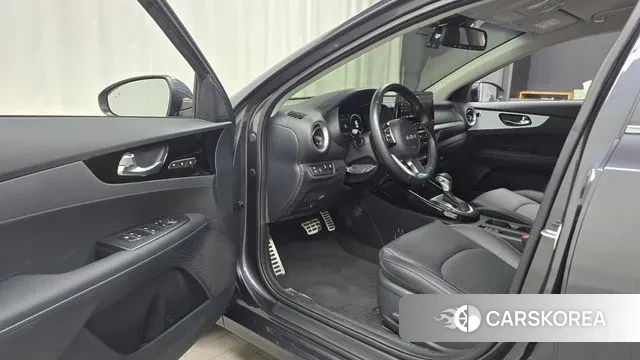 Kia The New K3 2nd generation 2023 Серый из Кореи, фото 2