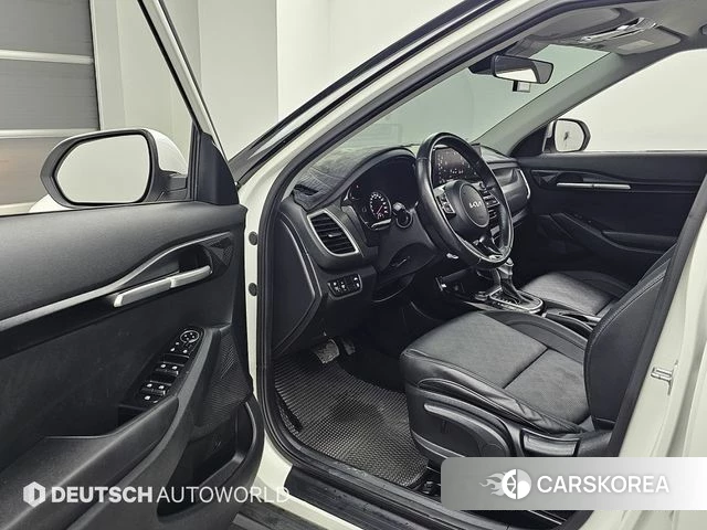 Kia Seltos 2022 Белый из Кореи, фото 2