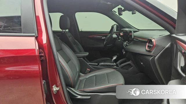 Chevrolet (GM Daewoo) The New Trail Blazer 2024 Красный из Кореи, фото 2