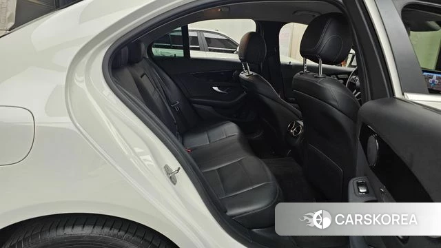 Mercedes-Benz C-Class W205 2019 Белый из Кореи, фото 2