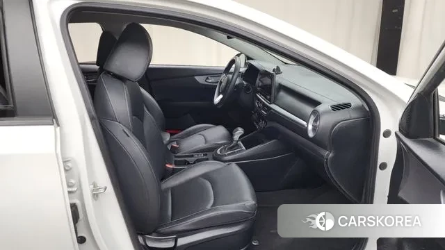 Kia The New K3 2nd generation 2021 Белый из Кореи, фото 2