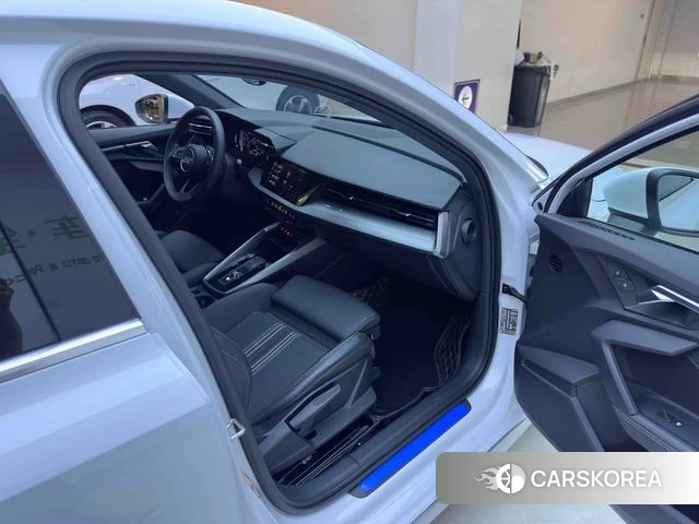Audi A3 2023 Белый из Китая, фото 2