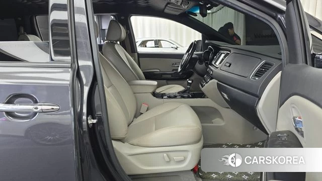 Kia The New Carnival 2018 Серый из Кореи, фото 2