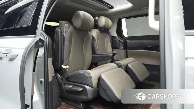 Kia The New Carnival 4th Generation 2025 Серебристо-серый из Кореи, фото 2