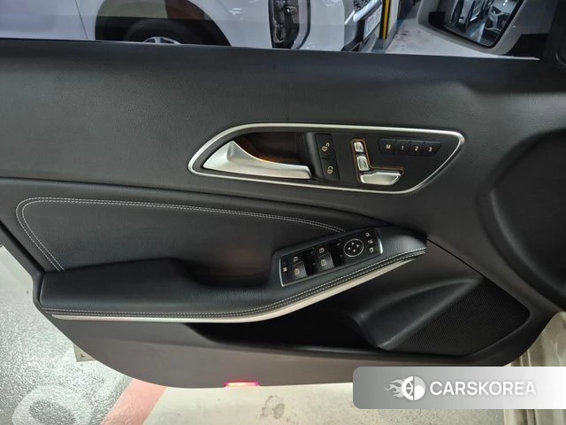 Mercedes-Benz A-Class W176 2018 Белый из Кореи, фото 2