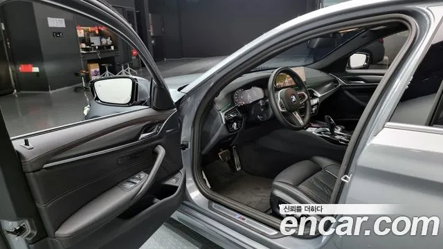 BMW 5 Series (G30) 2023 Серый из Кореи, фото 2