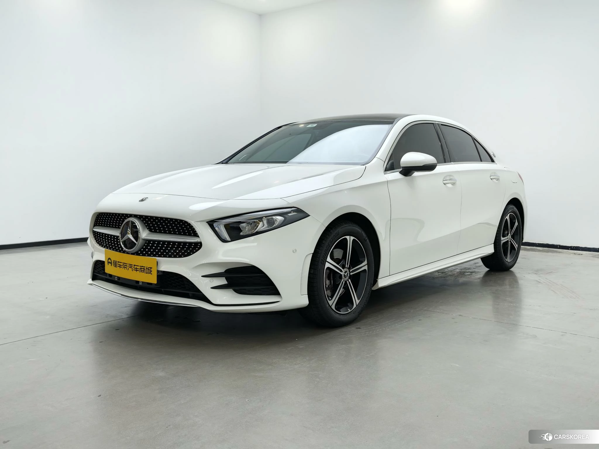 Mercedes-Benz Class A 2022 Белый из Китая, фото 2