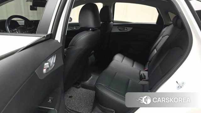 Kia The New K3 2nd generation 2022 Белый из Кореи, фото 2